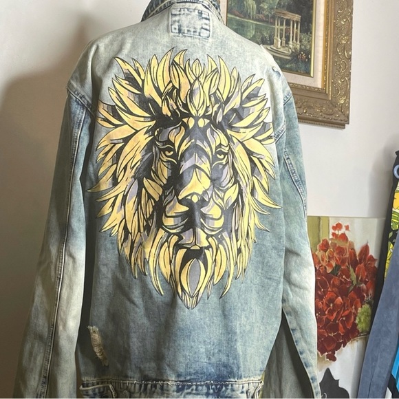 Unisex Jean Jacket Lion Face On Back - Picture 2 of 4